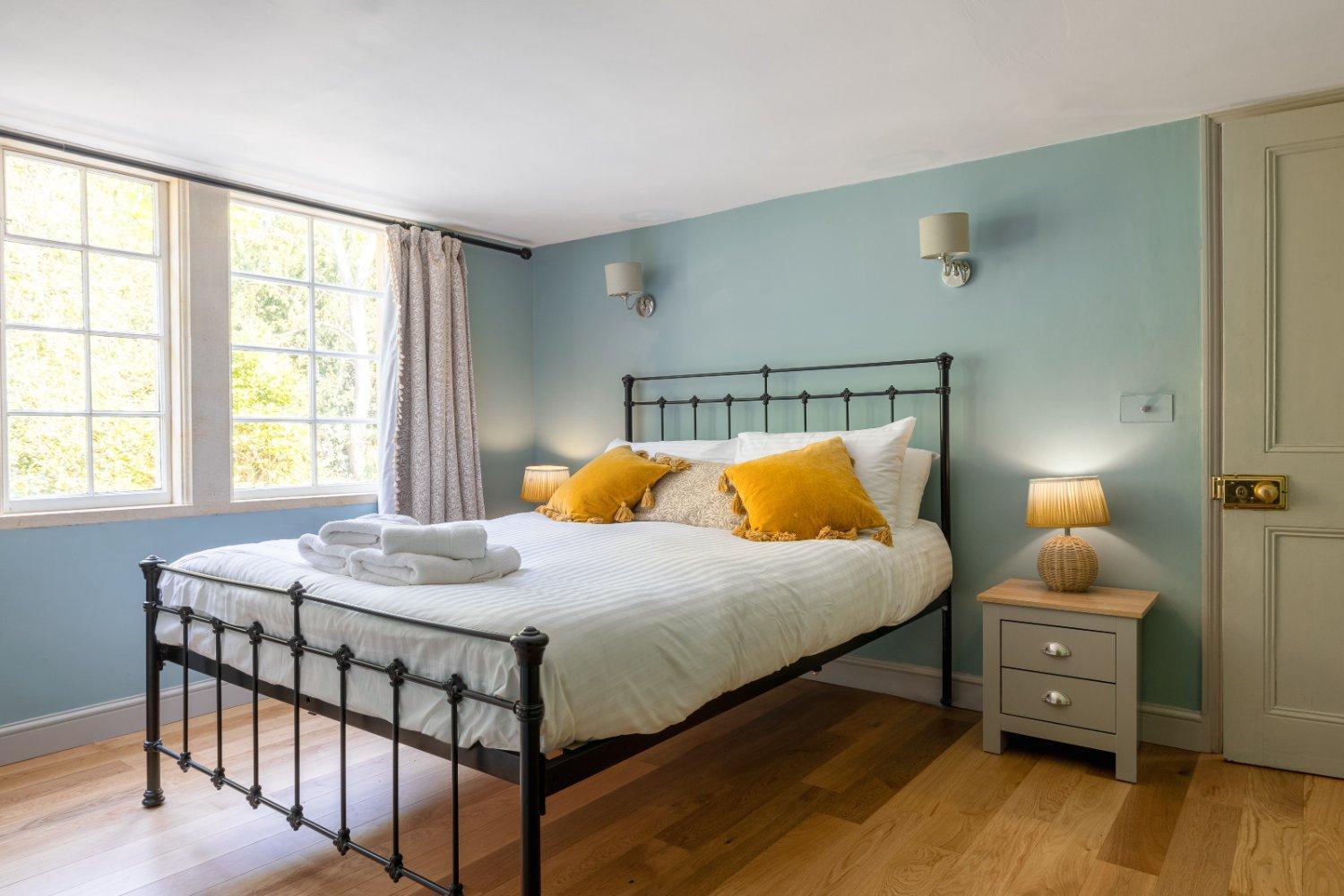 The School Rooms Estate Beautiful, Georgian Apartments With Private Heated Pool And Hot Tub Wifi And Parking Near Bath Box  Dış mekan fotoğraf