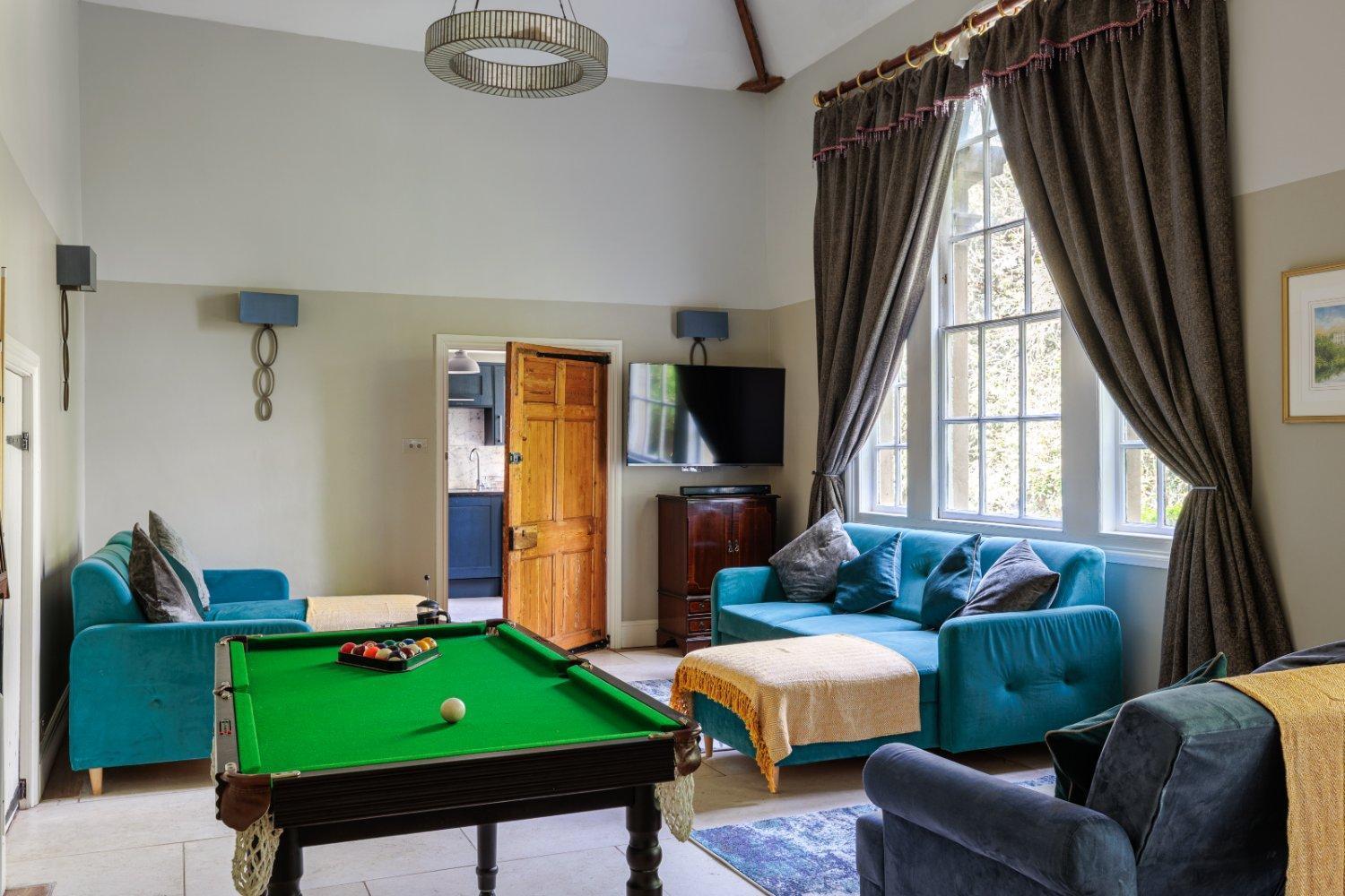 The School Rooms Estate Beautiful, Georgian Apartments With Private Heated Pool And Hot Tub Wifi And Parking Near Bath Box  Dış mekan fotoğraf